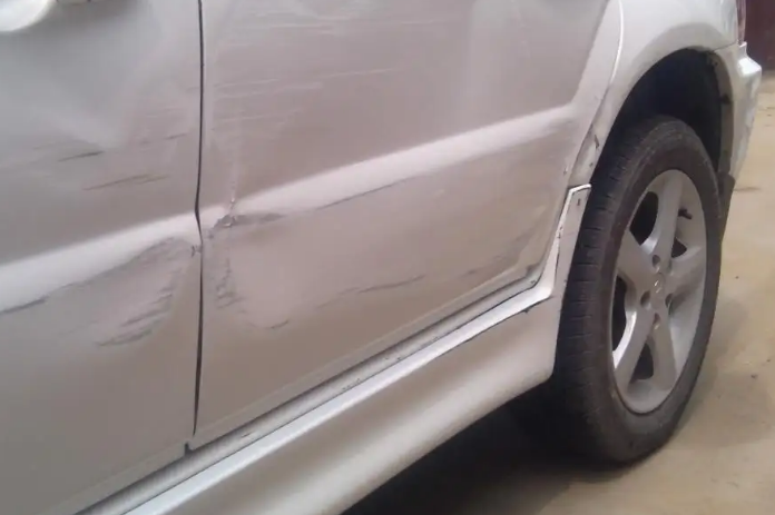 汽車救援解答汽車劃痕怎么辦？