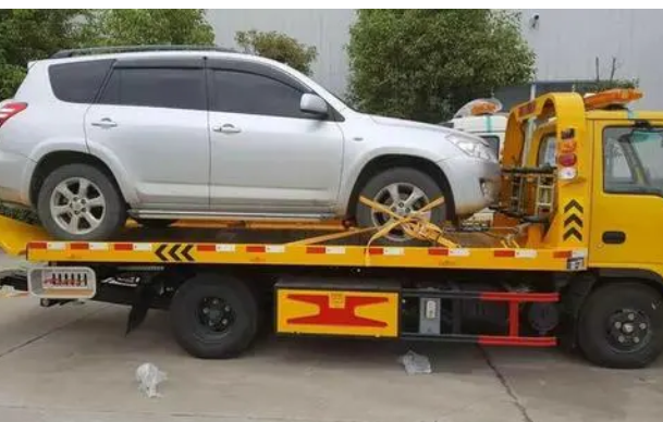 高速爆胎別慌！專業救援換新胎的正確姿勢