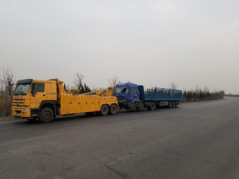 果洛汽車雪地困境救援：專業(yè)團隊緊急響應(yīng)，助您安全脫困